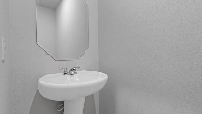 Guest half Bath | Image 37
