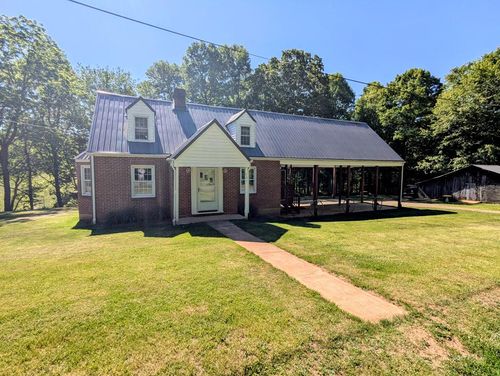 261 Newmantown Rd, Dugspur, VA, 24325-3903 | Card Image