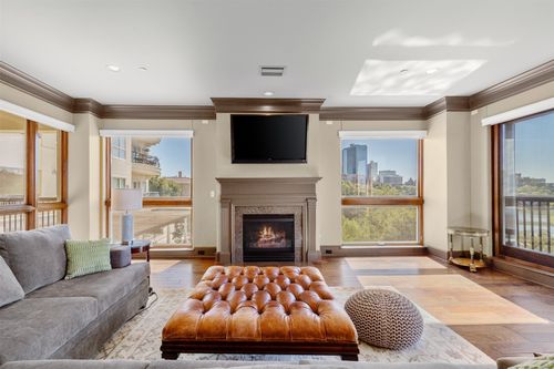 apt-230-501 Samuels Ave, Fort Worth, TX, 76102-8642 | Card Image