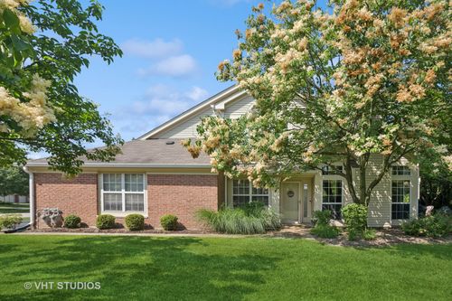 20-30W020 Mayfair Ct, Warrenville, IL, 60555-1050 | Card Image