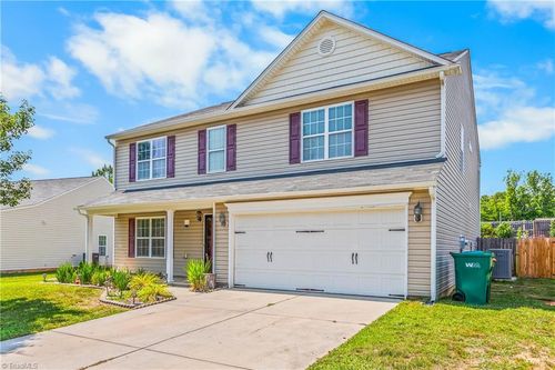 4555 Ramseur Dr, Winston-Salem, NC, 27101-6458 | Card Image