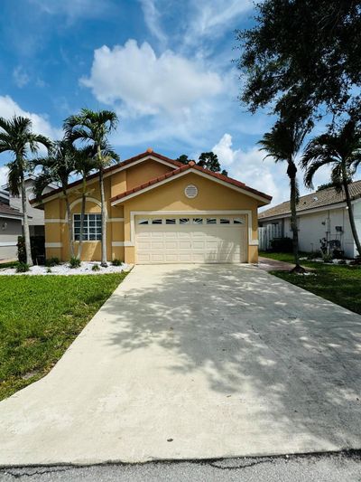 17661 Sw 4th Court, House other with 4 bedrooms, 2 bathrooms and null parking in Pembroke Pines FL | Image 3