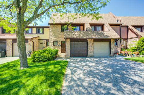 7-3345 Silverado Drive, Mississauga, ON, L5A3Y8 | Card Image