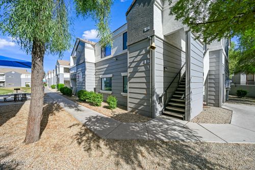 215-3065 N 67th Ave, Phoenix, AZ, 85033-5912 | Card Image