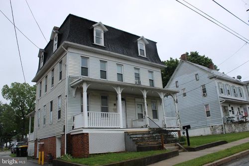 16 W High St, RED LION, PA, 17356-1702 | Card Image