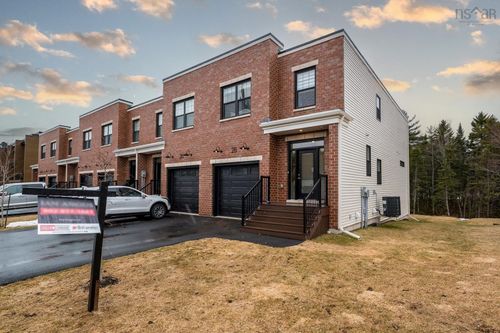 28 Trekker Dr, Bedford, NS, B4B2K7 | Card Image