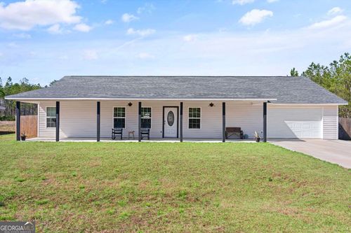 825 Red Hawk Dr, Waynesville, GA, 31566-5248 | Card Image