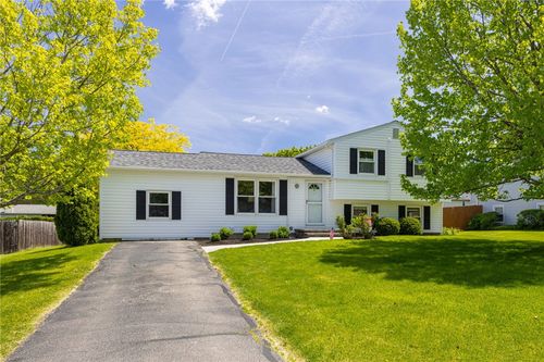 1739 Birchwood Dr, Farmington, NY, 14425-9704 | Card Image