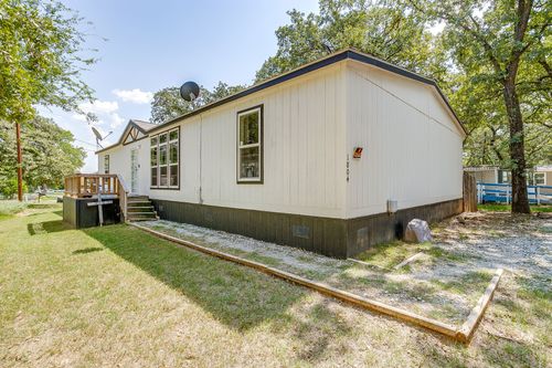 1804 Coral Rd, Azle, TX, 76020-4700 | Card Image