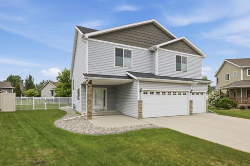 3432 Loberg Dr, West Fargo, ND, 58078-5400 | Card Image
