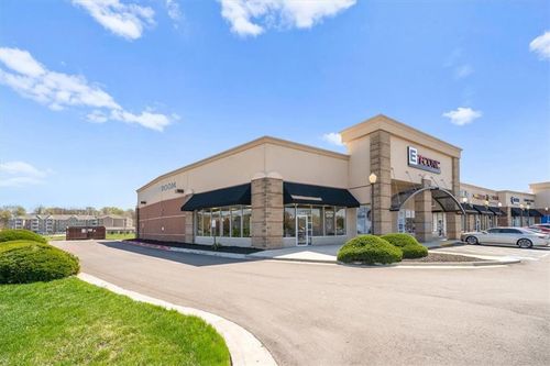 18931 E Valley View Pkwy, Independence, MO, 64055-7012 | Card Image