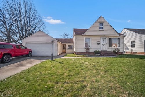 8023 Ivandale Dr, Parma, OH, 44129-4348 | Card Image