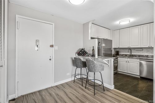 apt-14-18-15 215th St, Bayside, NY, 11360-2137 | Card Image