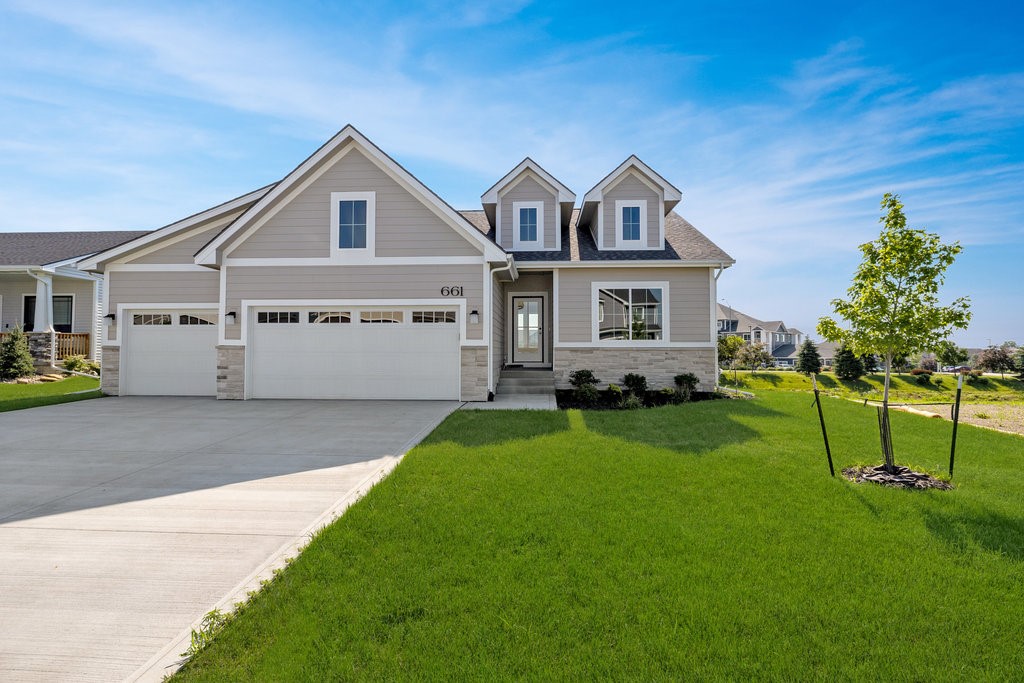 Dolce Ct, West Des Moines, IA 50266