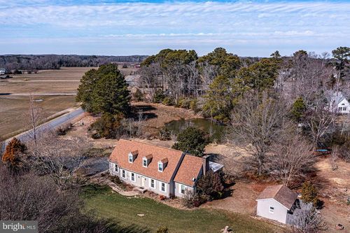 357 Harveys Neck Rd, Heathsville, VA, 22473-4570 | Card Image