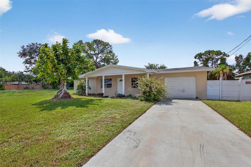7107 Penny Ln, Fort Pierce, FL, 34951-1255 | Card Image