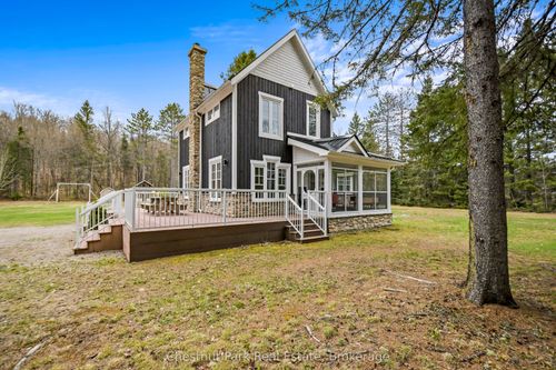 12 Emsdale Lake Rd, Kearney, ON, P0A1M0 | Card Image