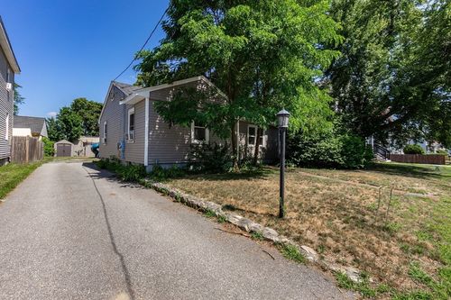 26 Hartford St, Framingham, MA, 01702-2324 | Card Image