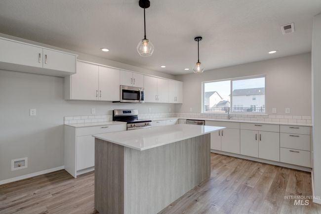 16888 Dunning Way, House other with 5 bedrooms, 3 bathrooms and 3 parking in Caldwell ID | Image 4