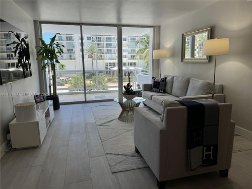 3c-5700 Collins Ave, Miami Beach, FL, 33140-2303 | Card Image