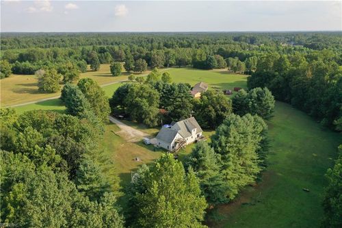 367 Sandy Point Rd, West Point, VA, 23181-3701 | Card Image