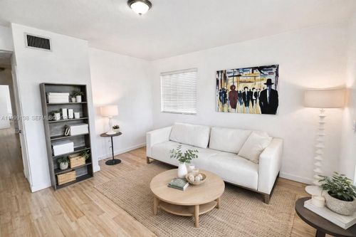apt-101-3915 N Meridian Ave, Miami Beach, FL, 33140-3858 | Card Image