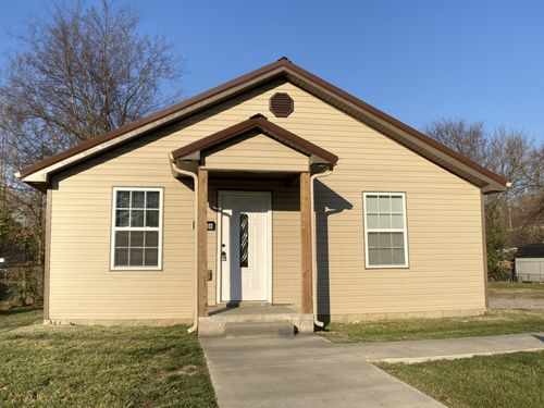 1008 E 1st St, Hopkinsville, KY, 42240-3149 | Card Image