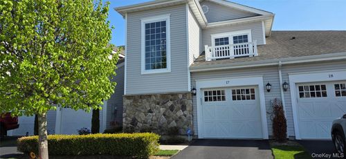 17 Greentree Ct, Shirley, NY, 11967-3653 | Card Image