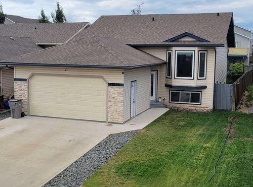 11248 76 Avenue, Grande Prairie, AB, T8W2T7 | Card Image