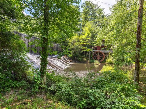 447 Lily Pad Ln, Flat Rock, NC, 28731-9503 | Card Image