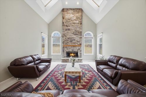 13 Old Schoolhouse Rd, Asbury, NJ, 08802-1202 | Card Image