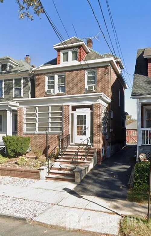 552 Compton Ave, Perth Amboy, NJ, 08861-3007 | Card Image