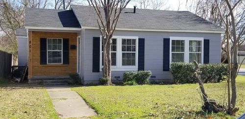 801 Truman St, Arlington, TX, 76011-5830 | Card Image