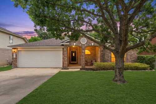 7013 Wandering Oak Rd, Austin, TX, 78749-1894 | Card Image