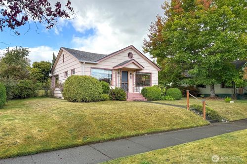 216 E 10th St, Port Angeles, WA, 98362-7834 | Card Image