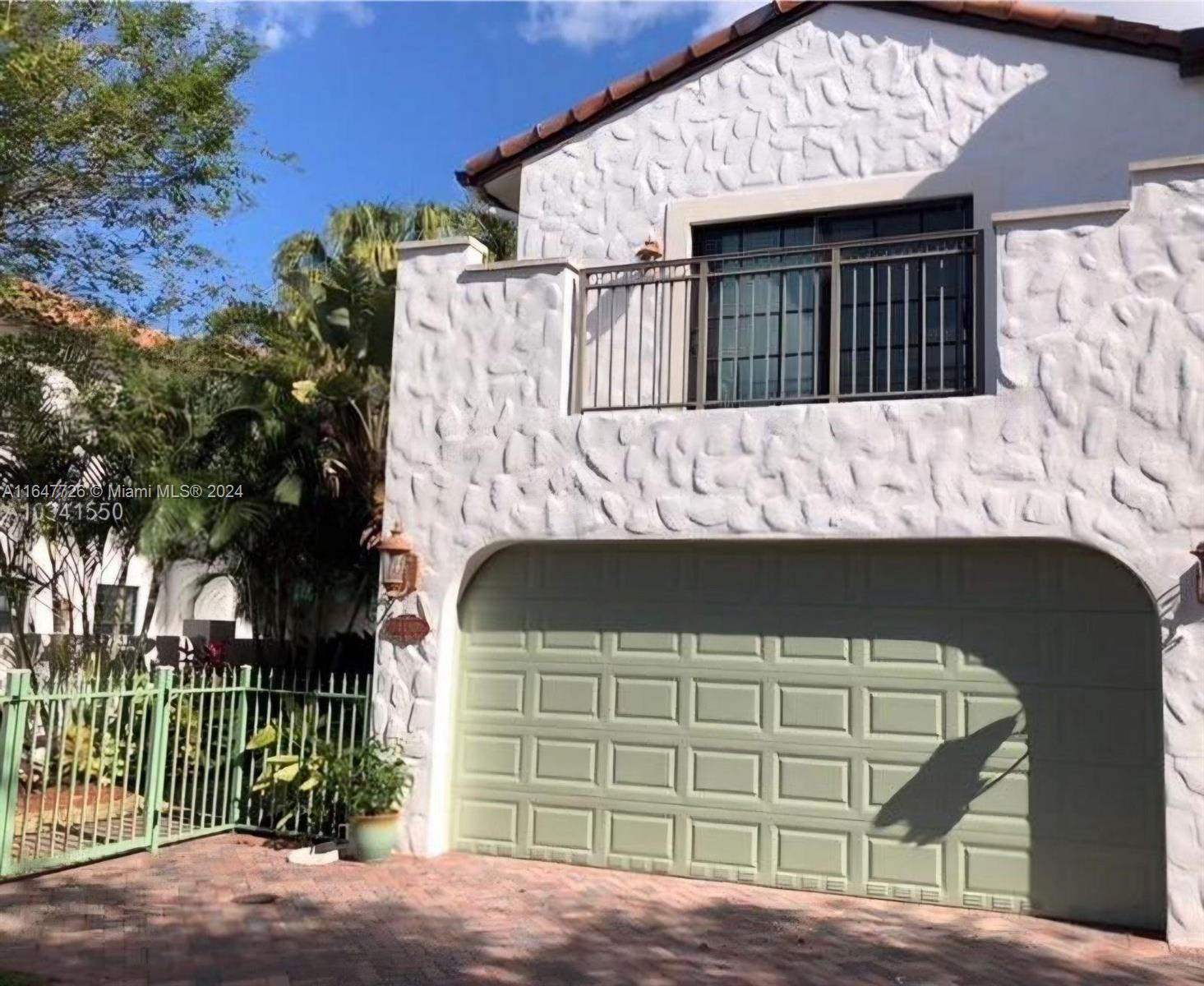Hidden Harbour Ter, Fort Lauderdale, FL 33312