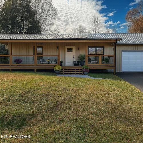 404 High St, Robbins, TN, 37852-3928 | Card Image