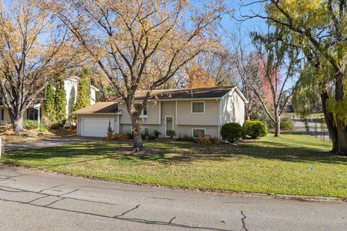 3048 Camelot Cir, Woodbury, MN, 55125-2701 | Card Image