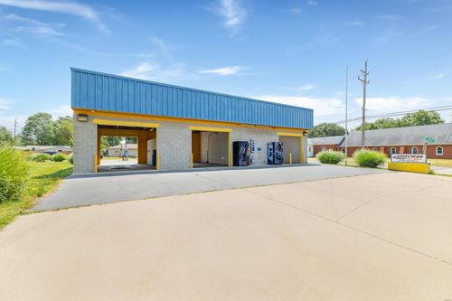 126 Sinclair Ave, South Roxana, IL, 62087-1556 | Card Image