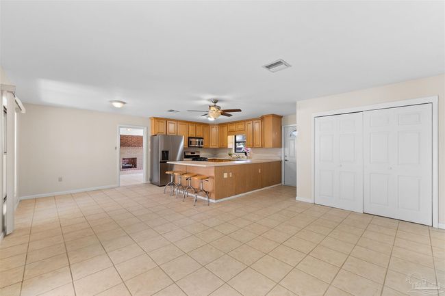 3332 Laurel Dr, House other with 3 bedrooms, 2 bathrooms and 4 parking in Gulf Breeze FL | Image 12