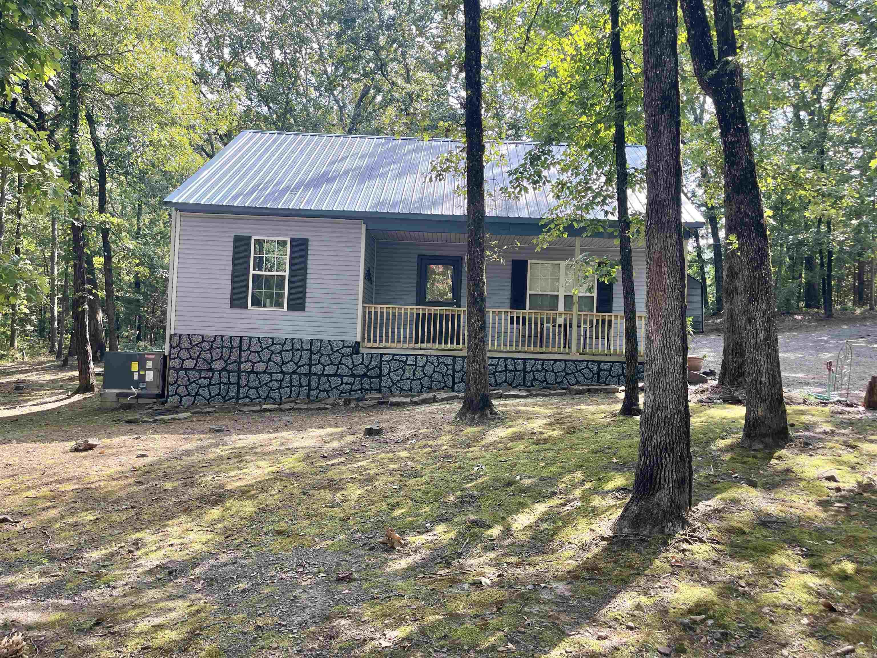 Heritage Hl, Higden, AR 72067