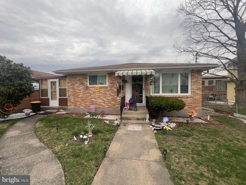 210 E Ridge St, Nanticoke, PA, 18634-2815 | Card Image