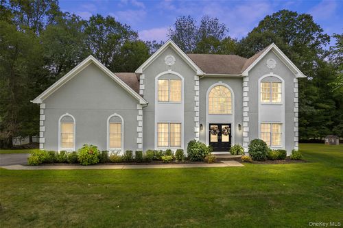 4 Harness Ct, North Salem, NY, 10560-3422 | Card Image