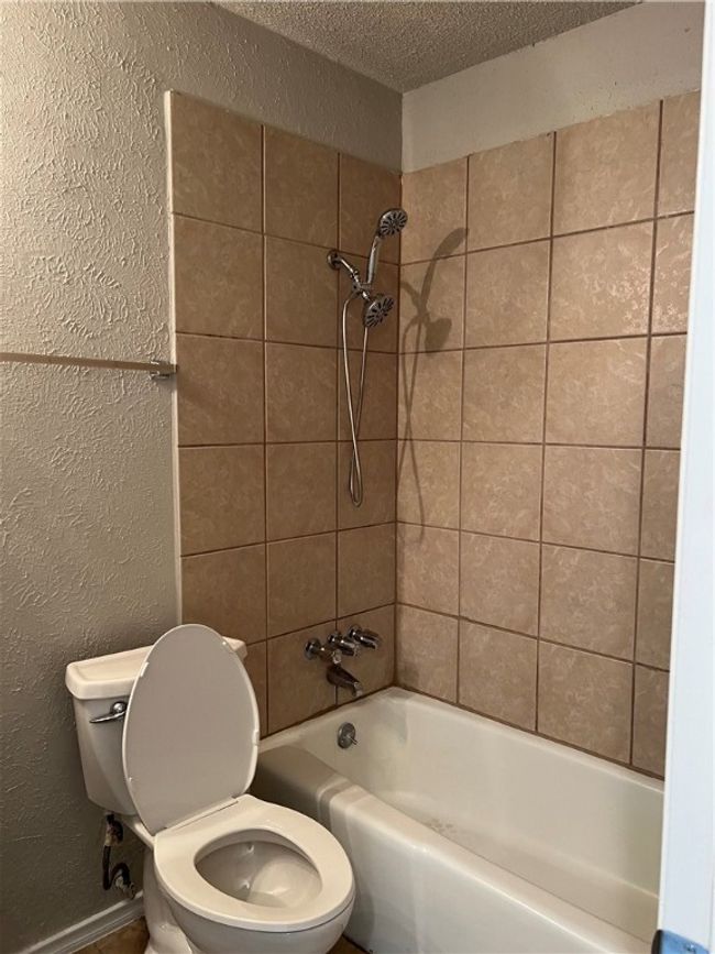 7318 Lunar Dr, House other with 3 bedrooms, 2 bathrooms and 2 parking in Austin TX | Image 13