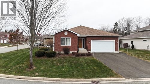 90 Sarahs Lane, Fredericton, NB, E3B0G8 | Card Image