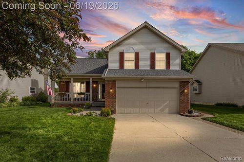 3082 Talon Cir, Lake Orion, MI, 48360-2608 | Card Image