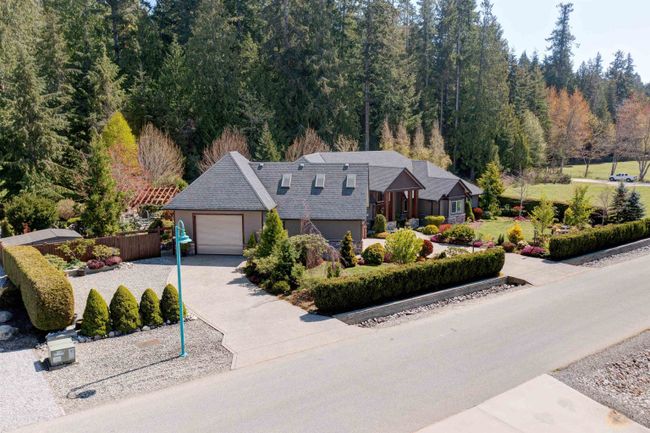 5312 Stamford Place, House other with 3 bedrooms, 2 bathrooms and 8 parking in Sechelt BC | Image 2