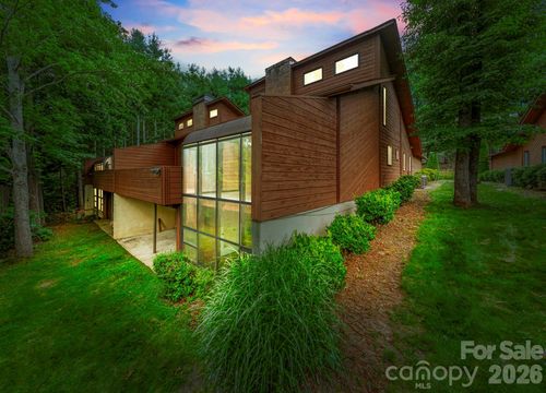 204 Woodfield Dr, Asheville, NC, 28803-8665 | Card Image