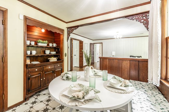 Or maybe you want to use the built-in space for barware and entertaining. | Image 32