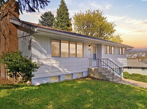 220 Nw Timothy St, Pullman, WA, 99163-3415 | Card Image
